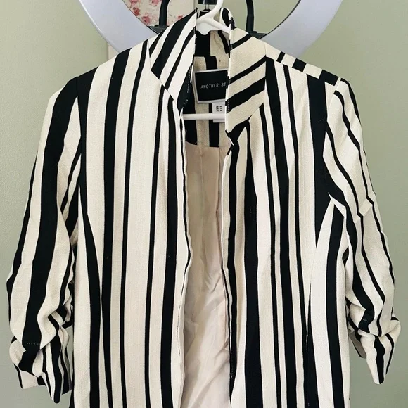 Blazer - Picture 1 of 1